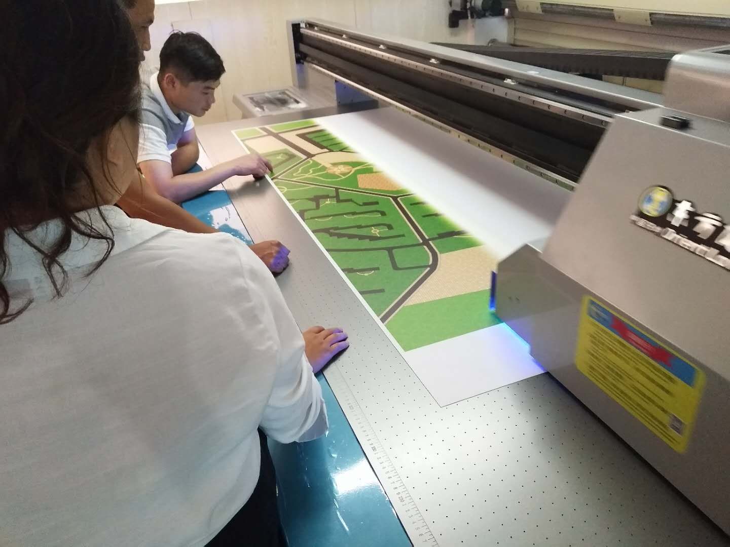 正（zhèng）確使用uv打印機，保證uv打印（yìn）機效（xiào）果